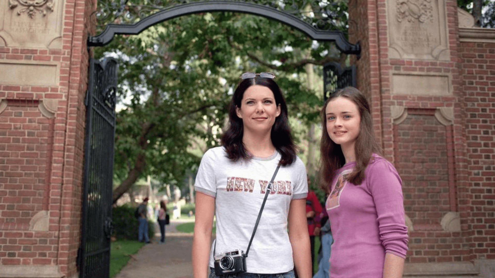 Hidden Details In The Gilmore Girls Episode The Road Trip To Harvard